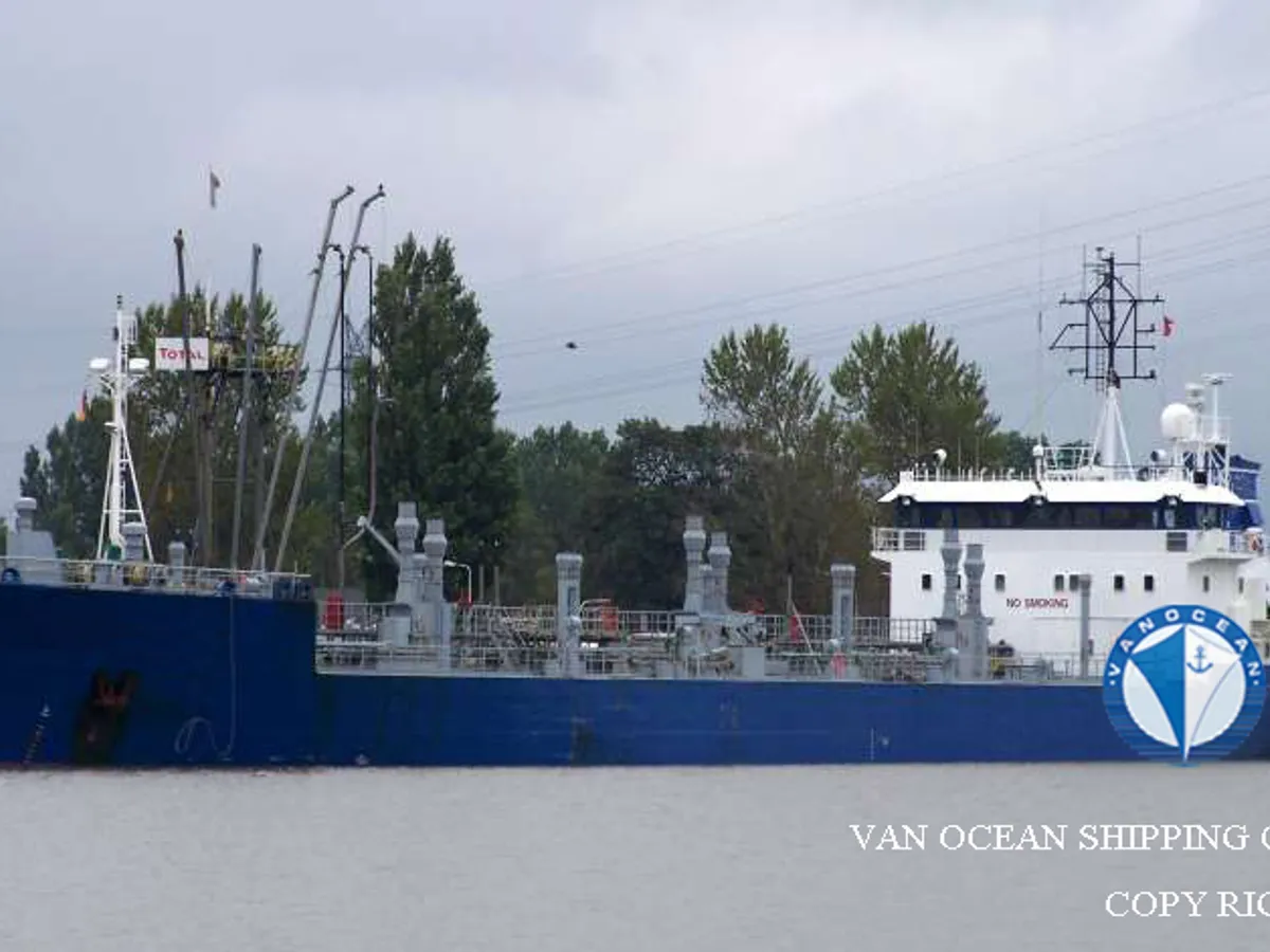 Olie-/chemikaliëntanker te koop