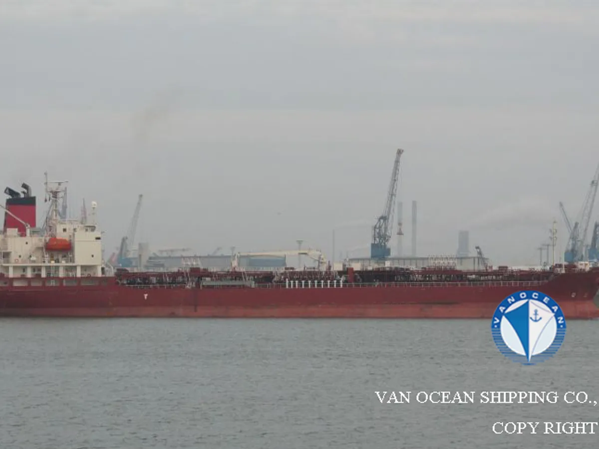 Olie-/chemikaliëntanker te koop