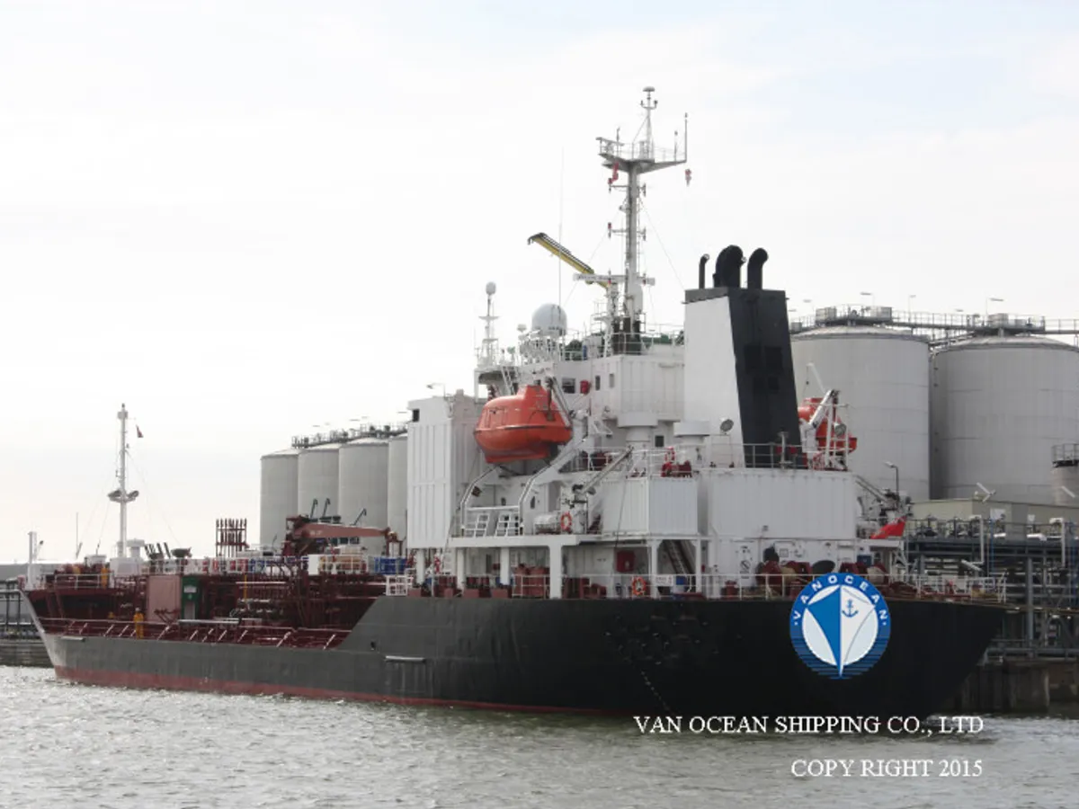 Olie-/chemikaliëntanker te koop