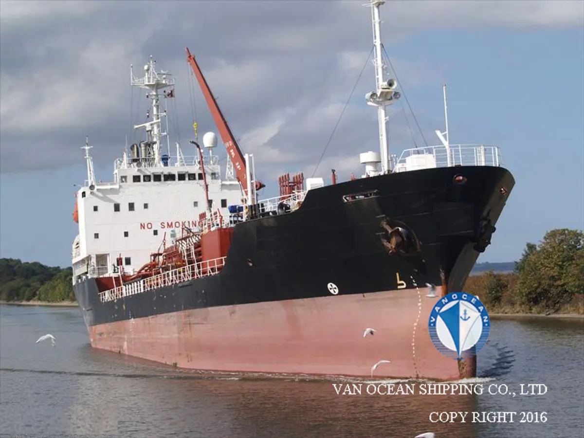 Olie-/chemikaliëntanker te koop