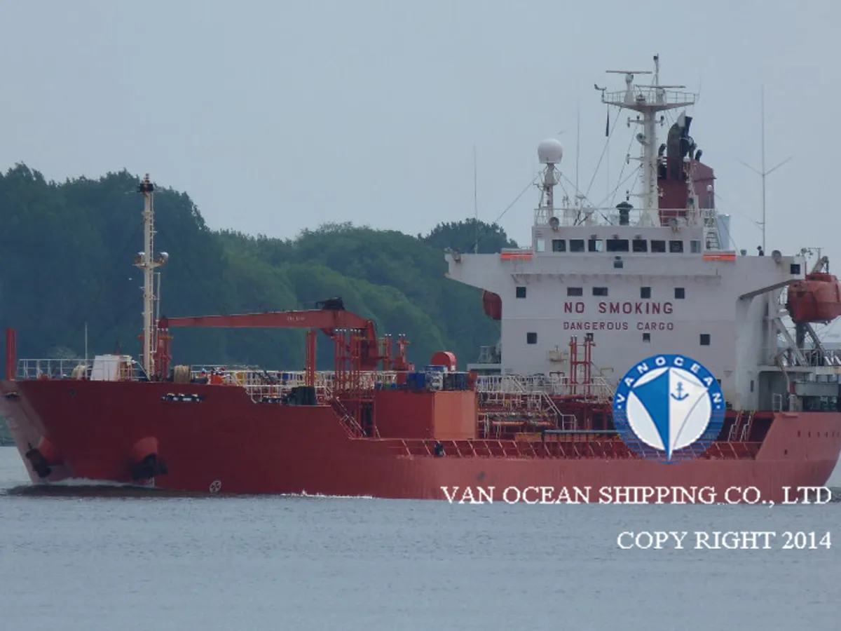 Olie-/chemikaliëntanker te koop