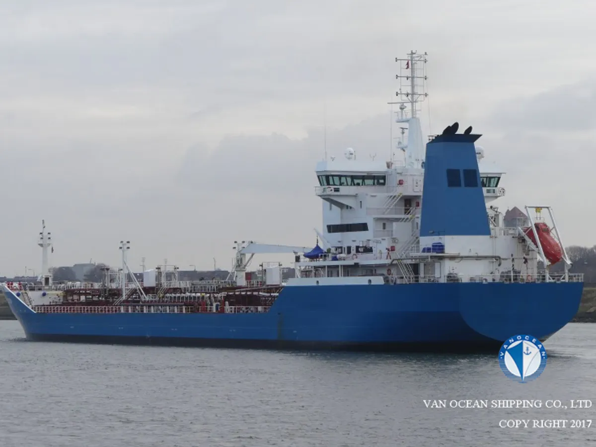 Olie-/chemikaliëntanker te koop