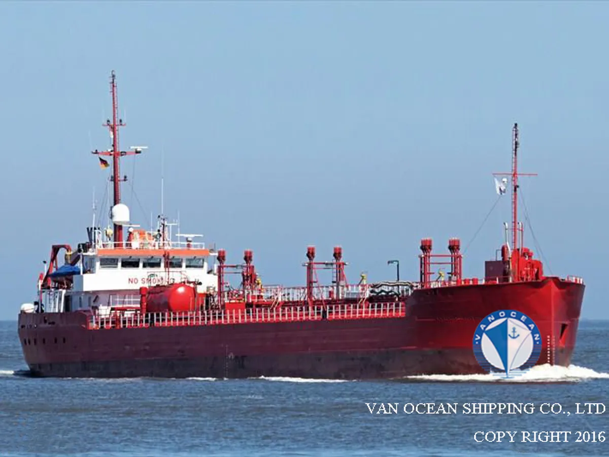 Olie-/chemikaliëntanker te koop