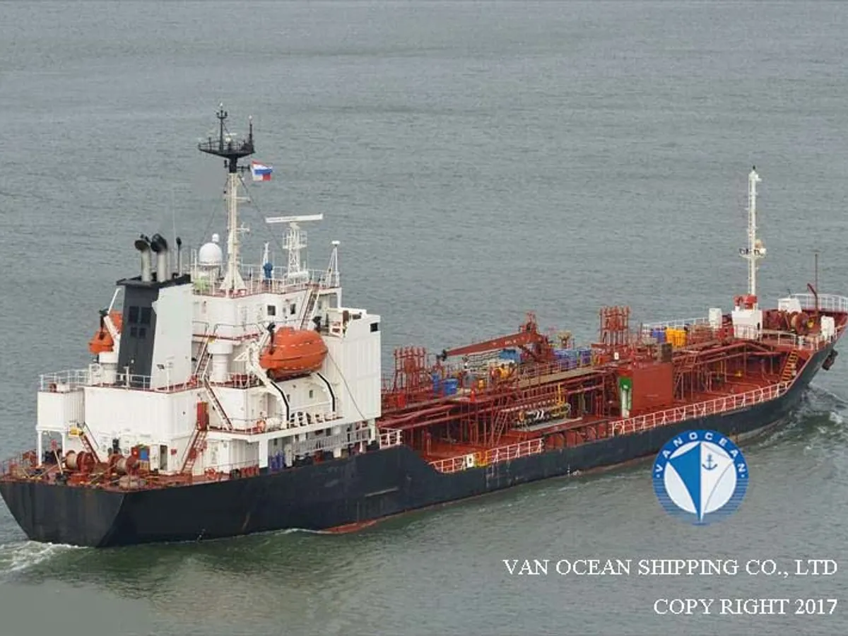 Olie-/chemikaliëntanker te koop