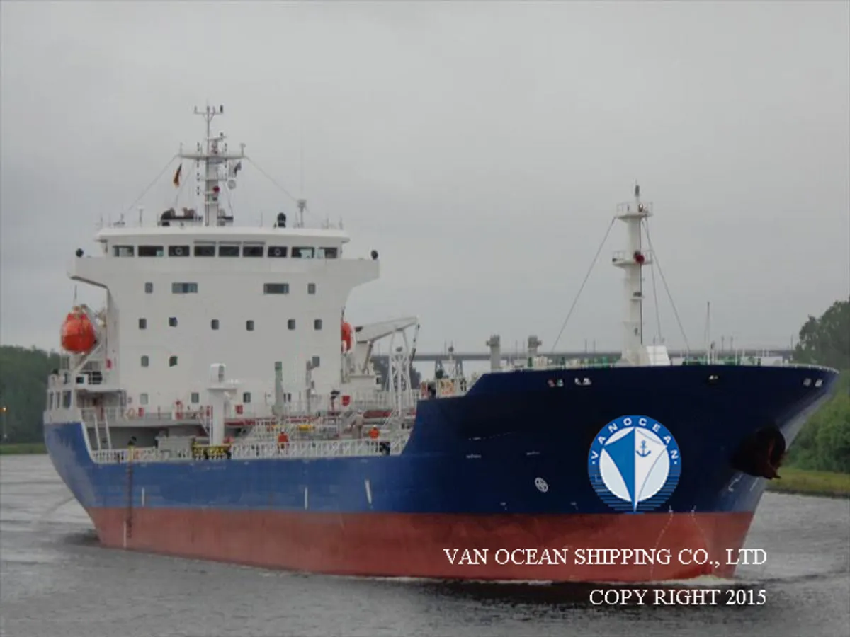 Olie-/chemikaliëntanker te koop