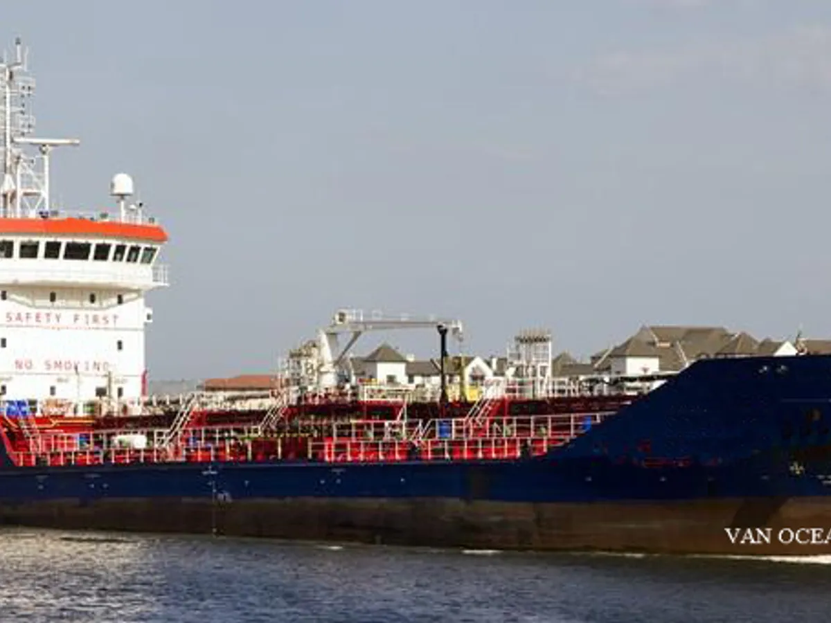 Olie-/chemikaliëntanker te koop