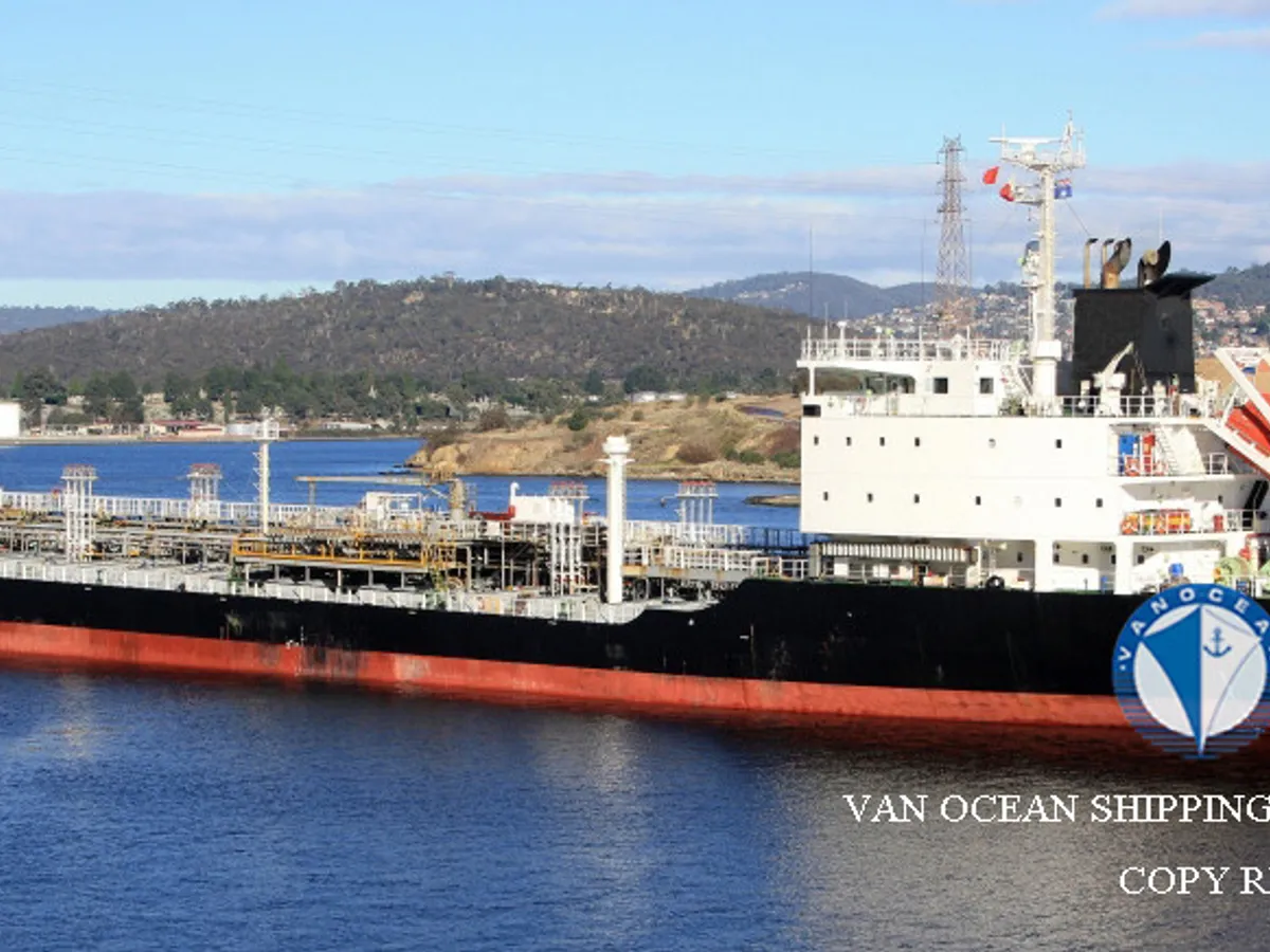 Olie-/chemikaliëntanker te koop