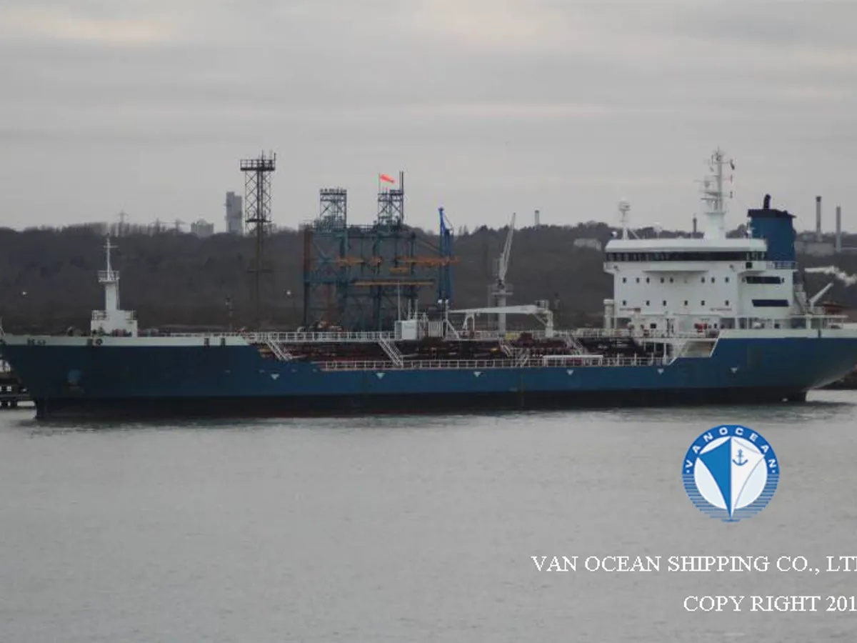 Olie-/chemikaliëntanker te koop