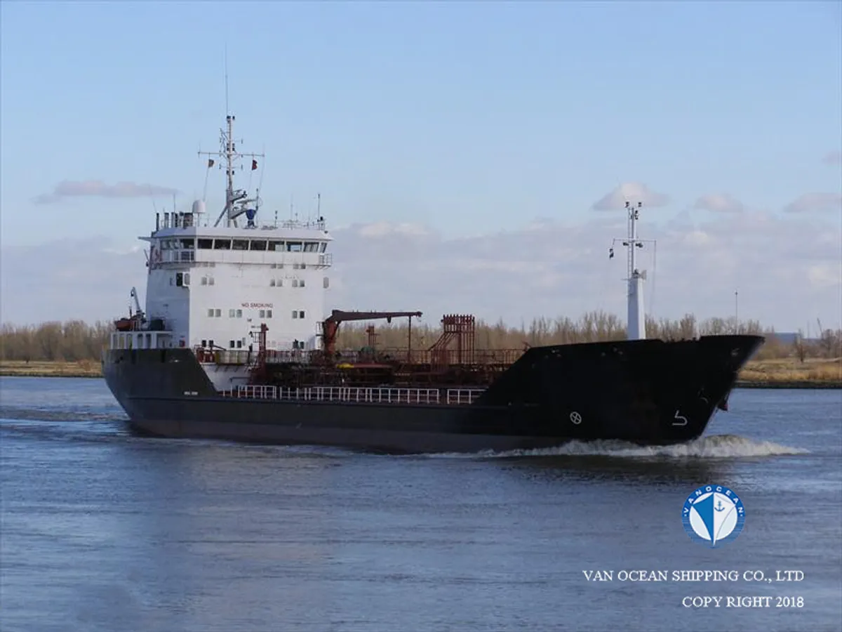 Olie-/chemikaliëntanker te koop