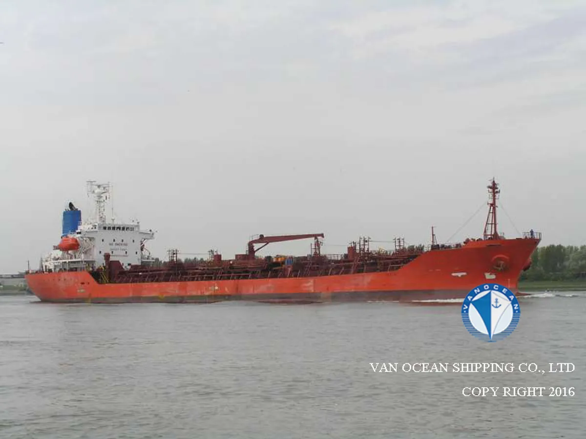 Olie-/chemikaliëntanker te koop