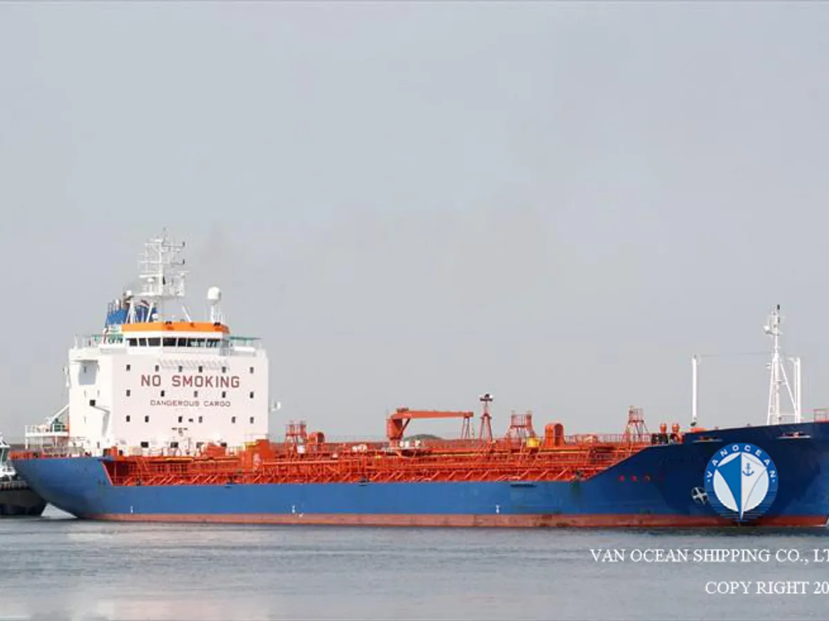 Olie-/chemikaliëntanker te koop