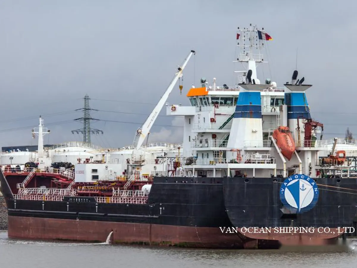 Olie-/chemikaliëntanker te koop
