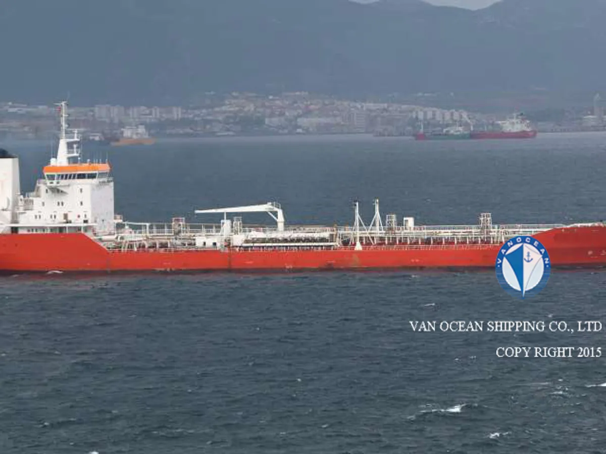 Olie-/chemikaliëntanker te koop