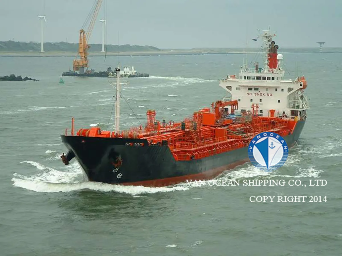 Olie-/chemikaliëntanker te koop