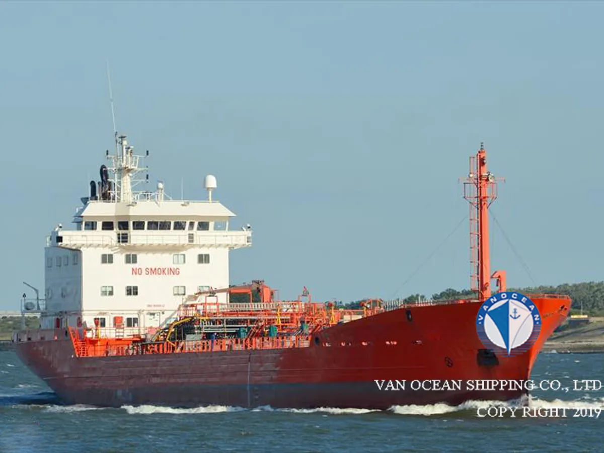 Olie-/chemikaliëntanker te koop