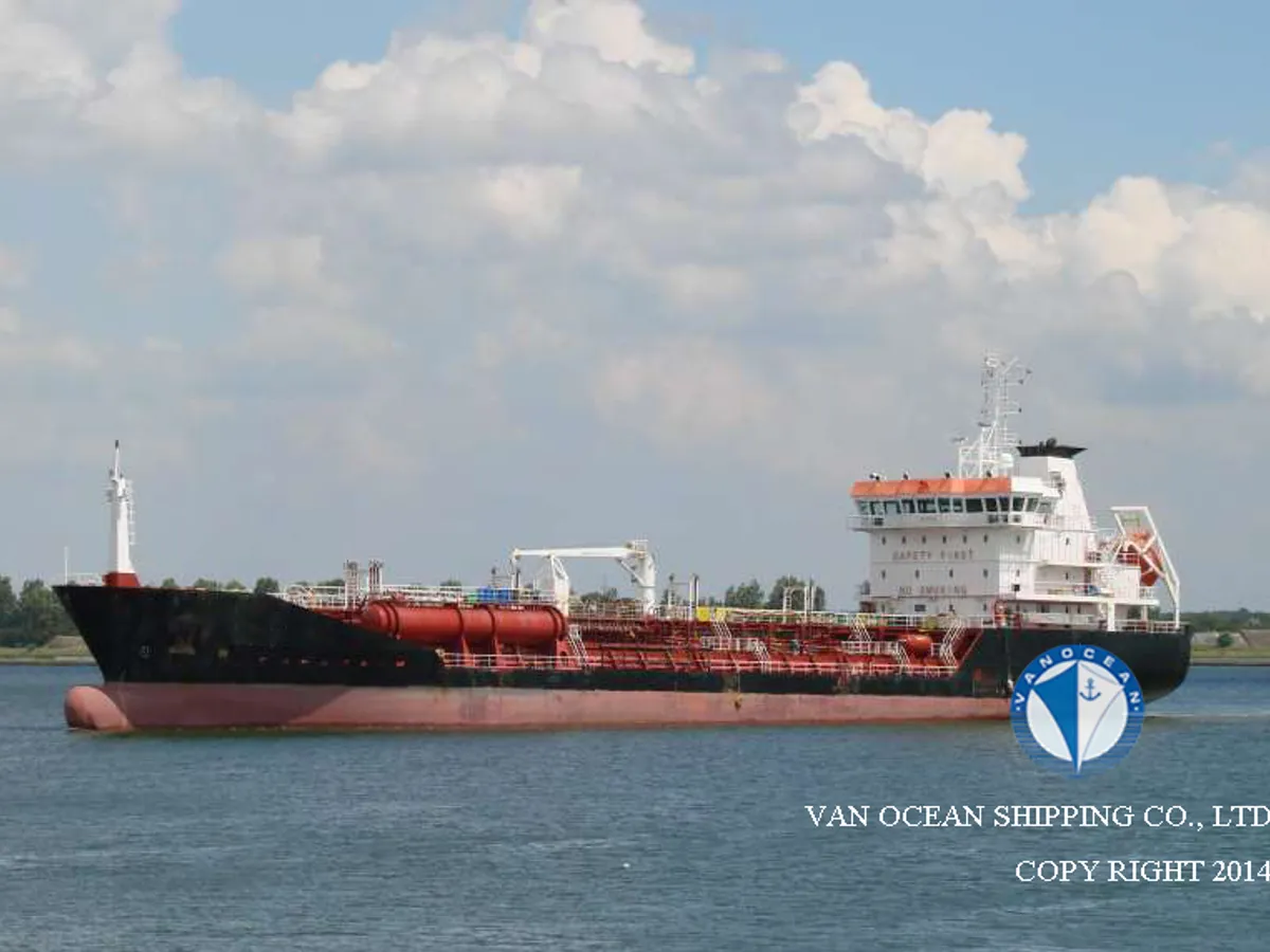Olie-/chemikaliëntanker te koop
