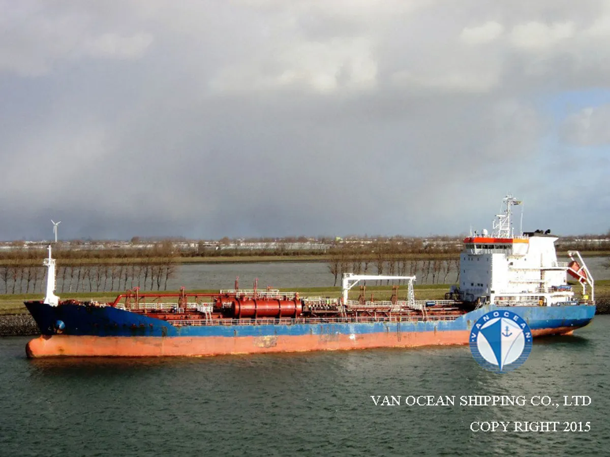 Olie-/chemikaliëntanker te koop