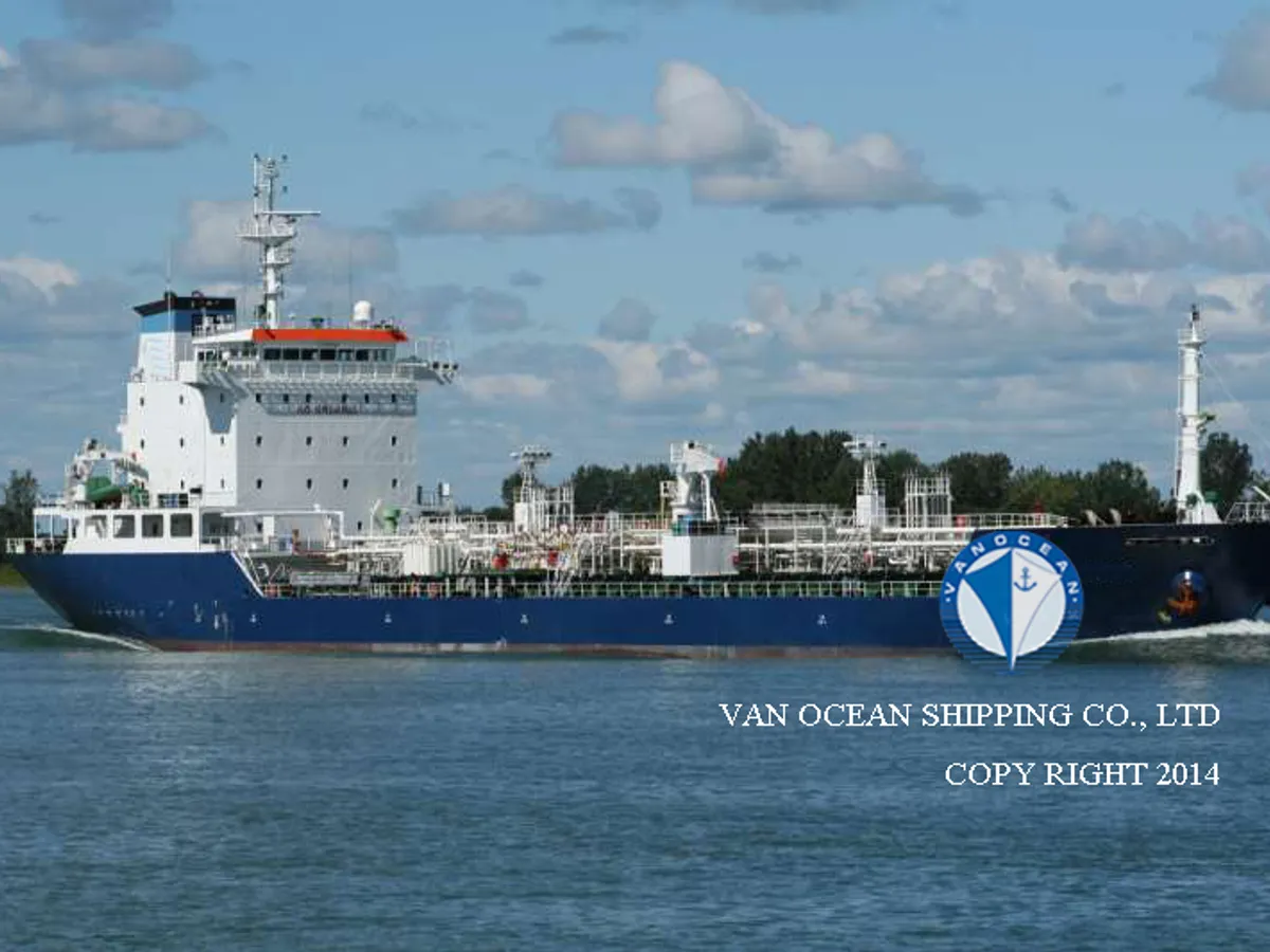 Olie-/chemikaliëntanker te koop