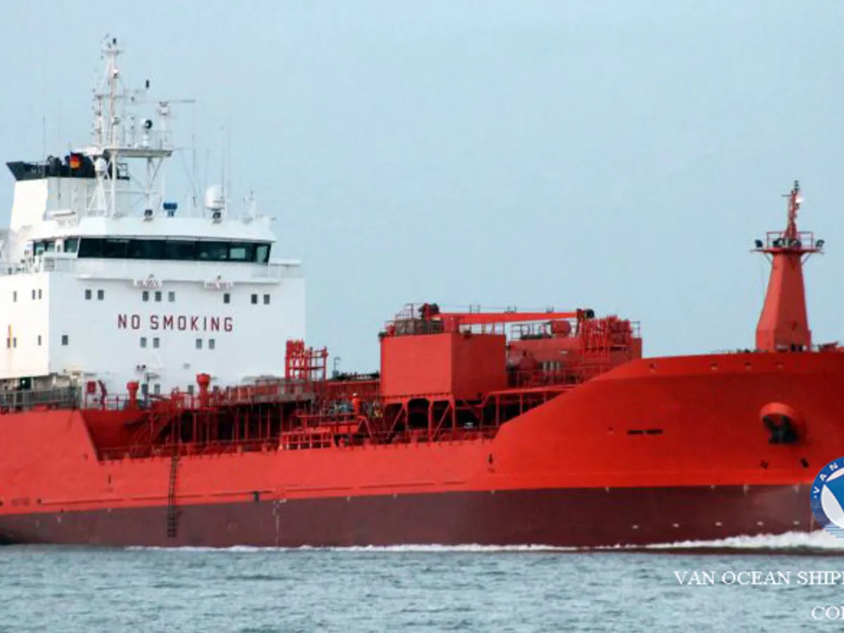 Olie-/chemikaliëntanker te koop