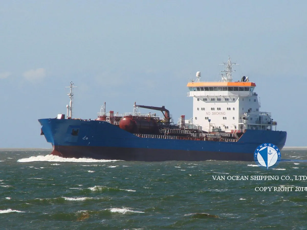 Olie-/chemikaliëntanker te koop
