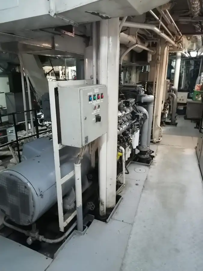 Olie-/chemikaliëntanker te koop