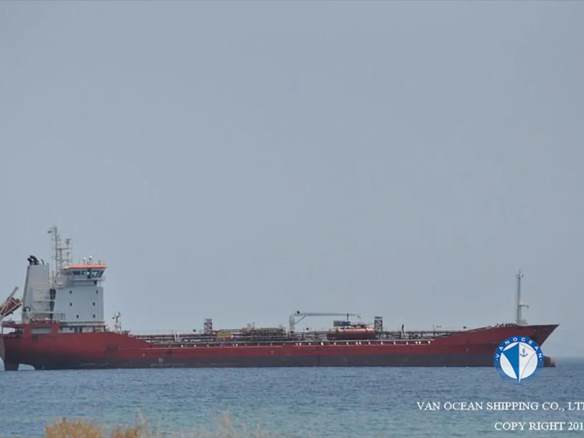 Olie-/chemikaliëntanker te koop
