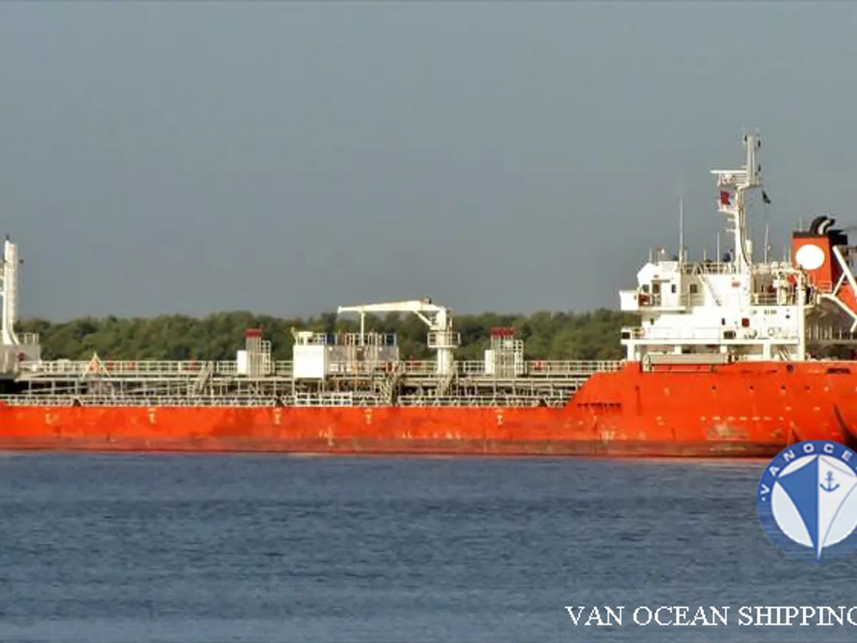 Olie-/chemikaliëntanker te koop