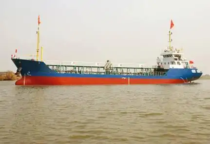 Olie-/chemikaliëntanker te koop