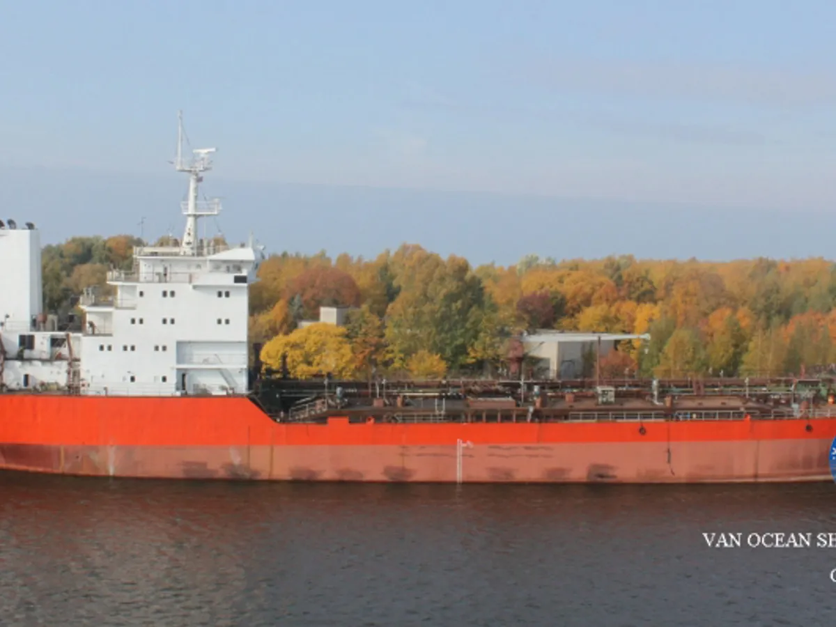 Olie-/chemikaliëntanker te koop