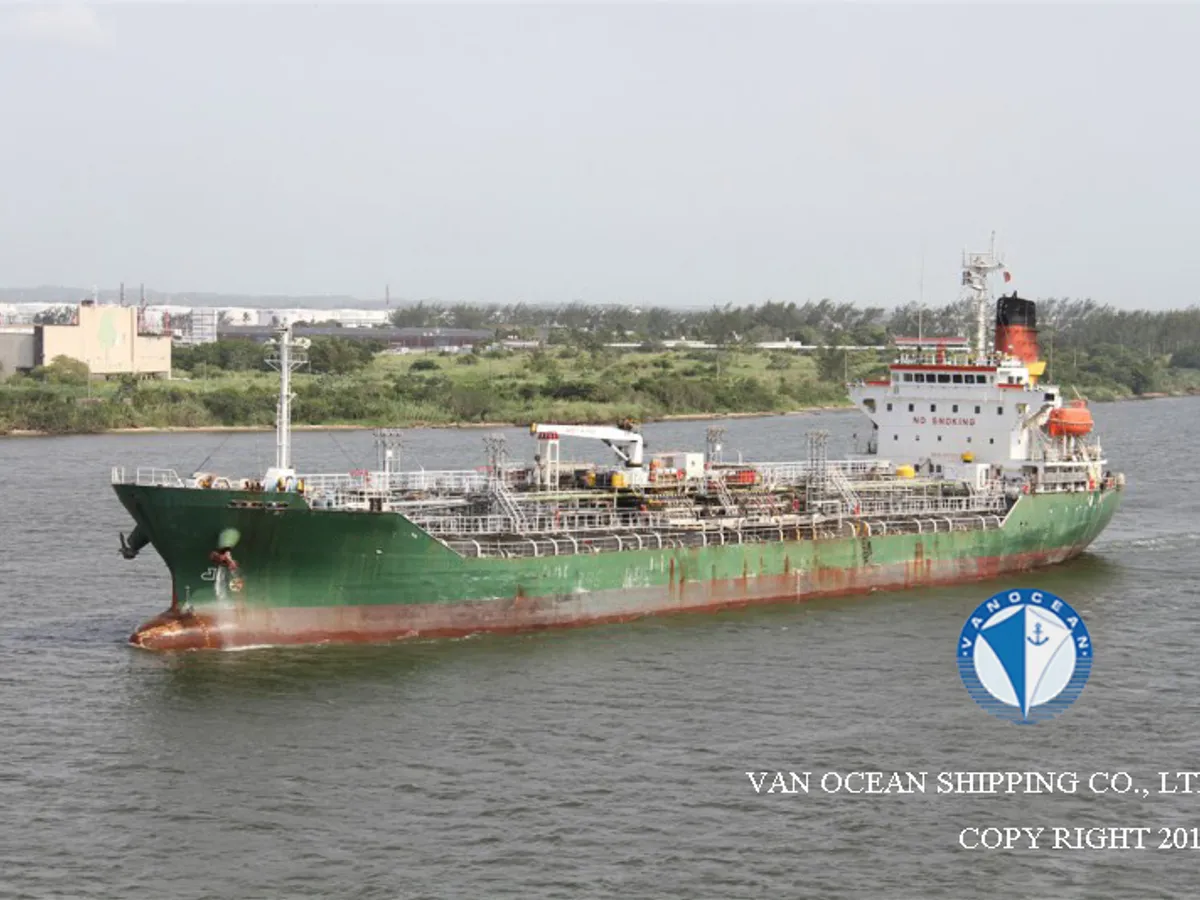 Olie-/chemikaliëntanker te koop