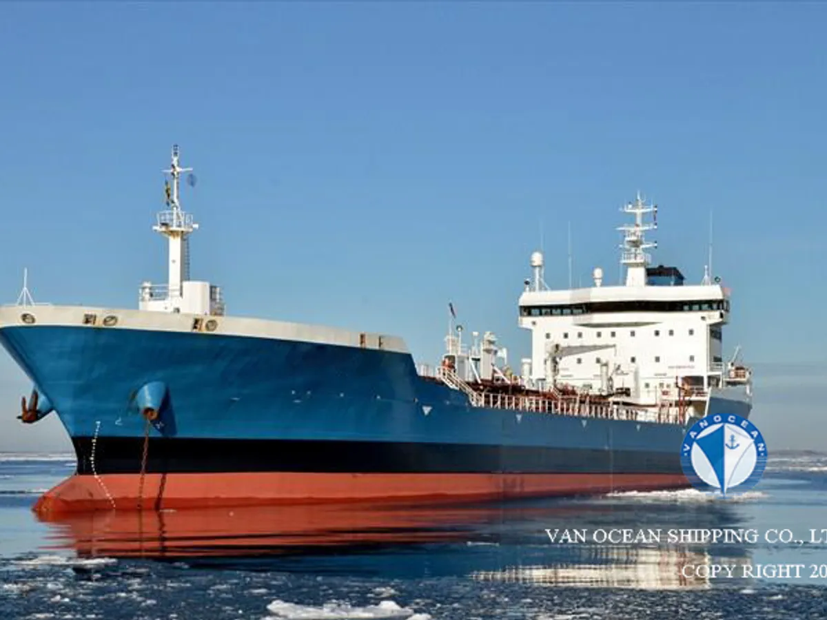 Olie-/chemikaliëntanker te koop