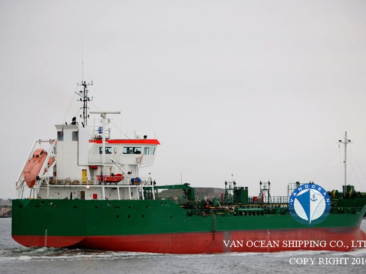 Olie-/chemikaliëntanker te koop