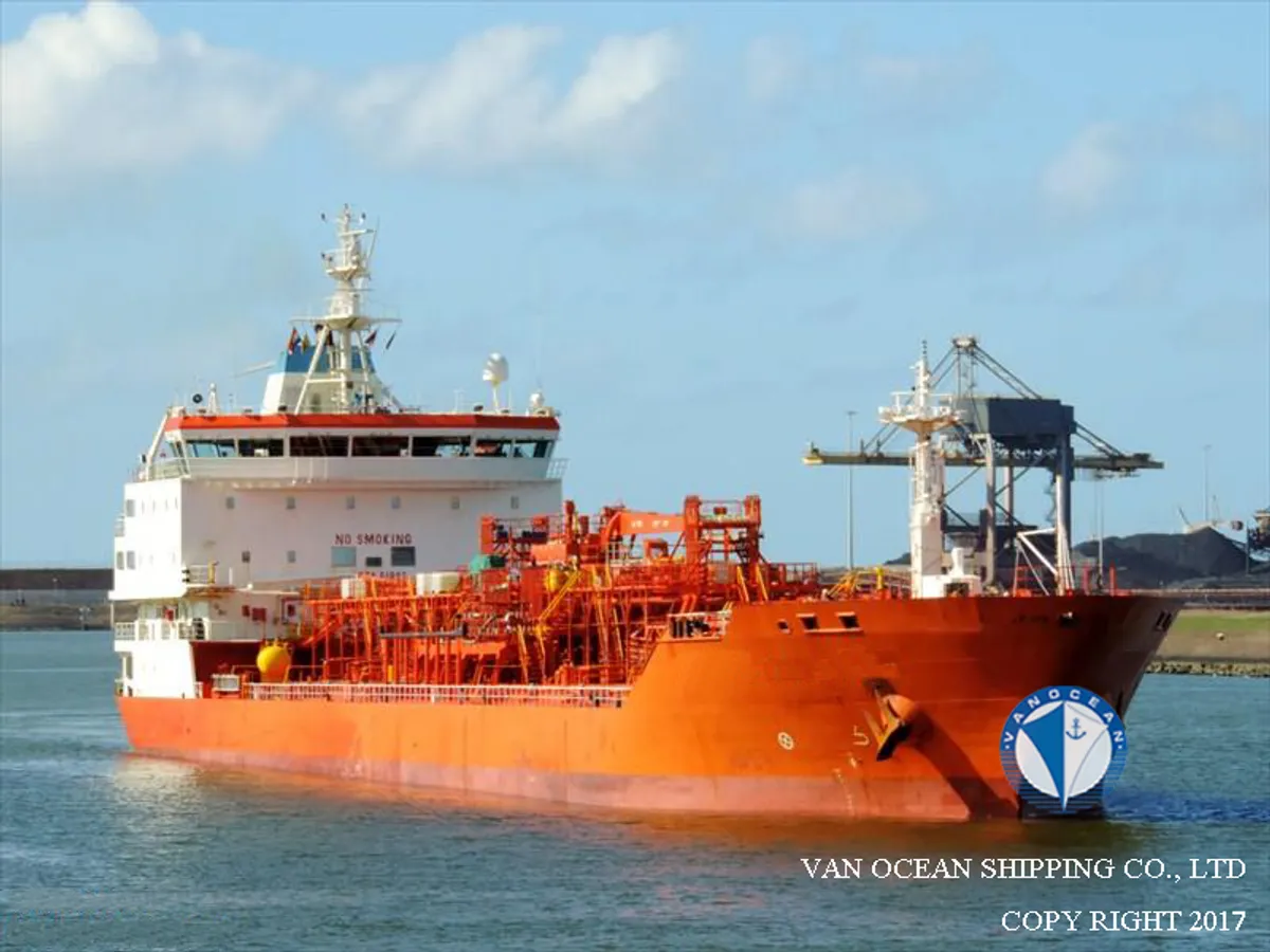 Olie-/chemikaliëntanker te koop