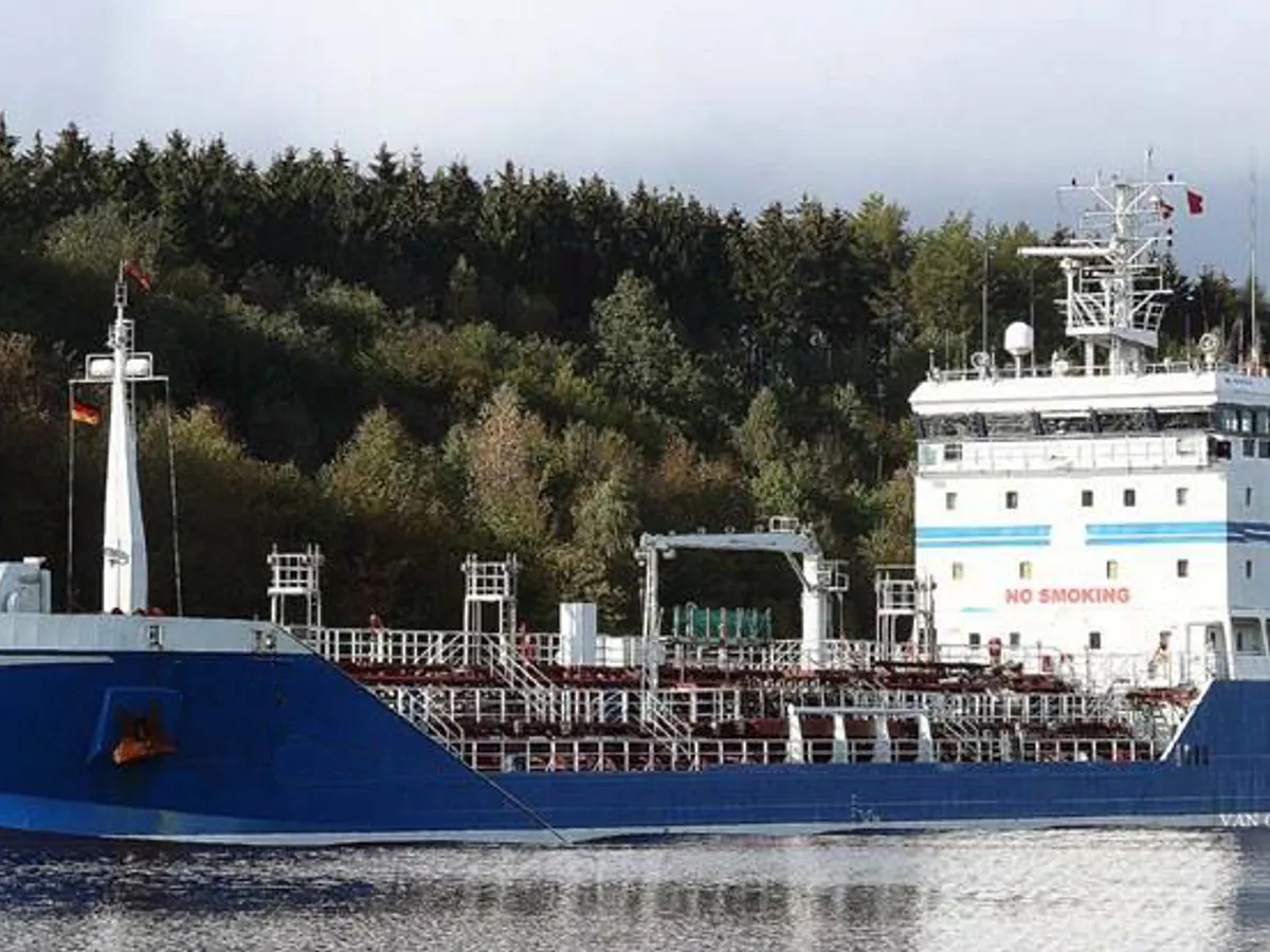 Olie-/chemikaliëntanker te koop