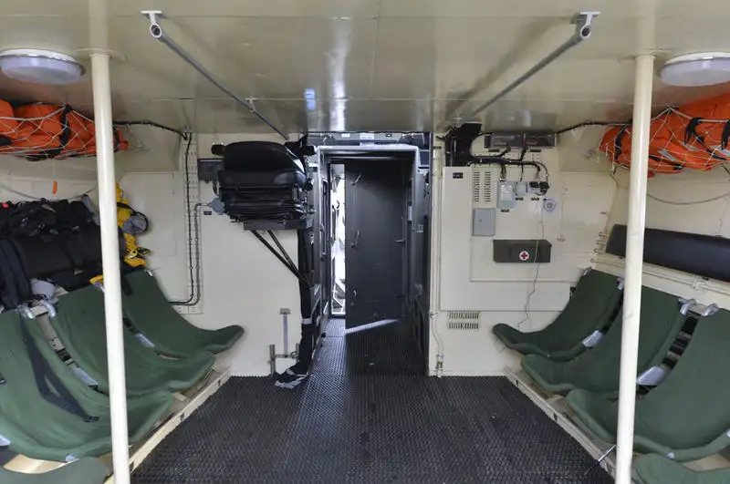 Marine- / militaire schepen te koop