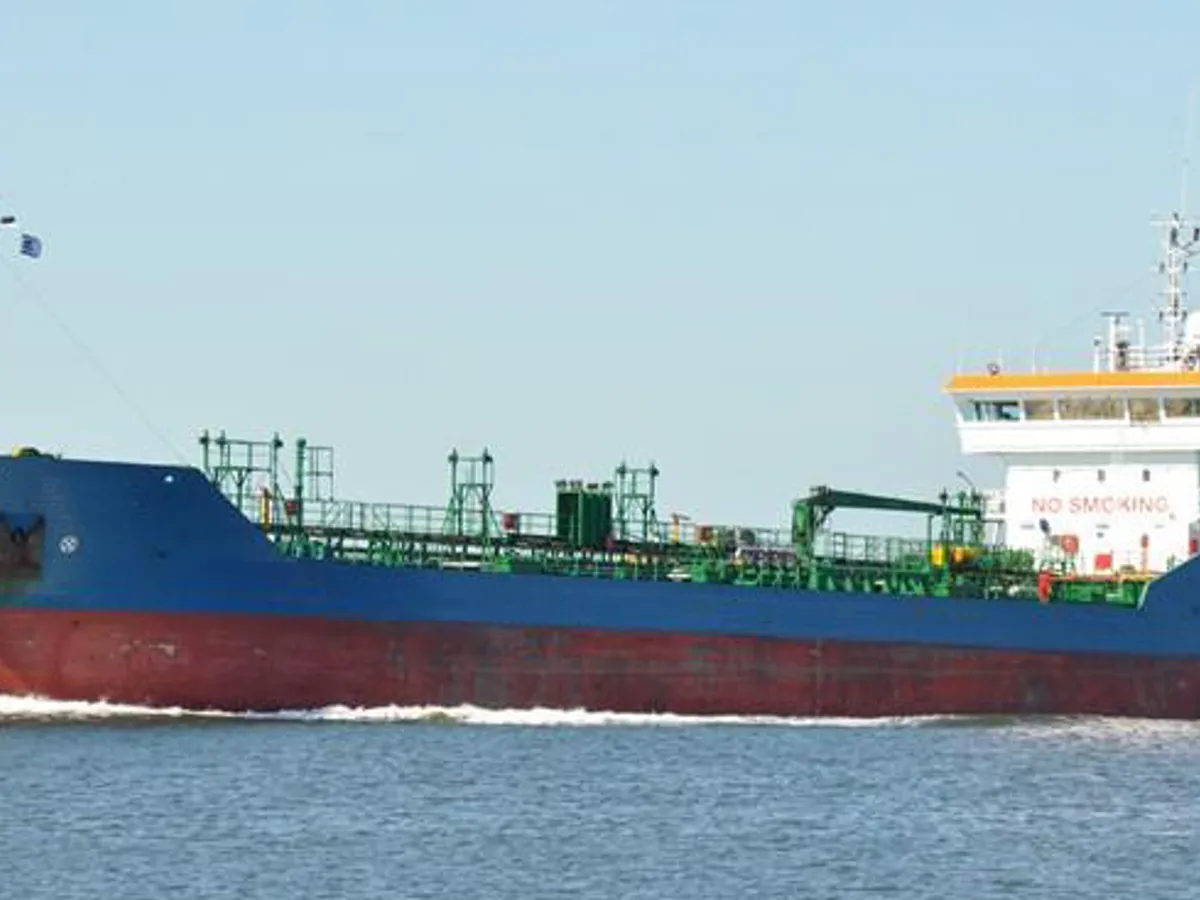 Olie-/chemikaliëntanker te koop