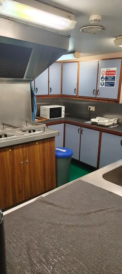 Bevoorradingsschip te koop