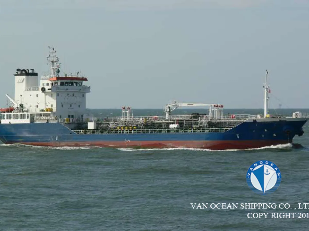 Olie-/chemikaliëntanker te koop