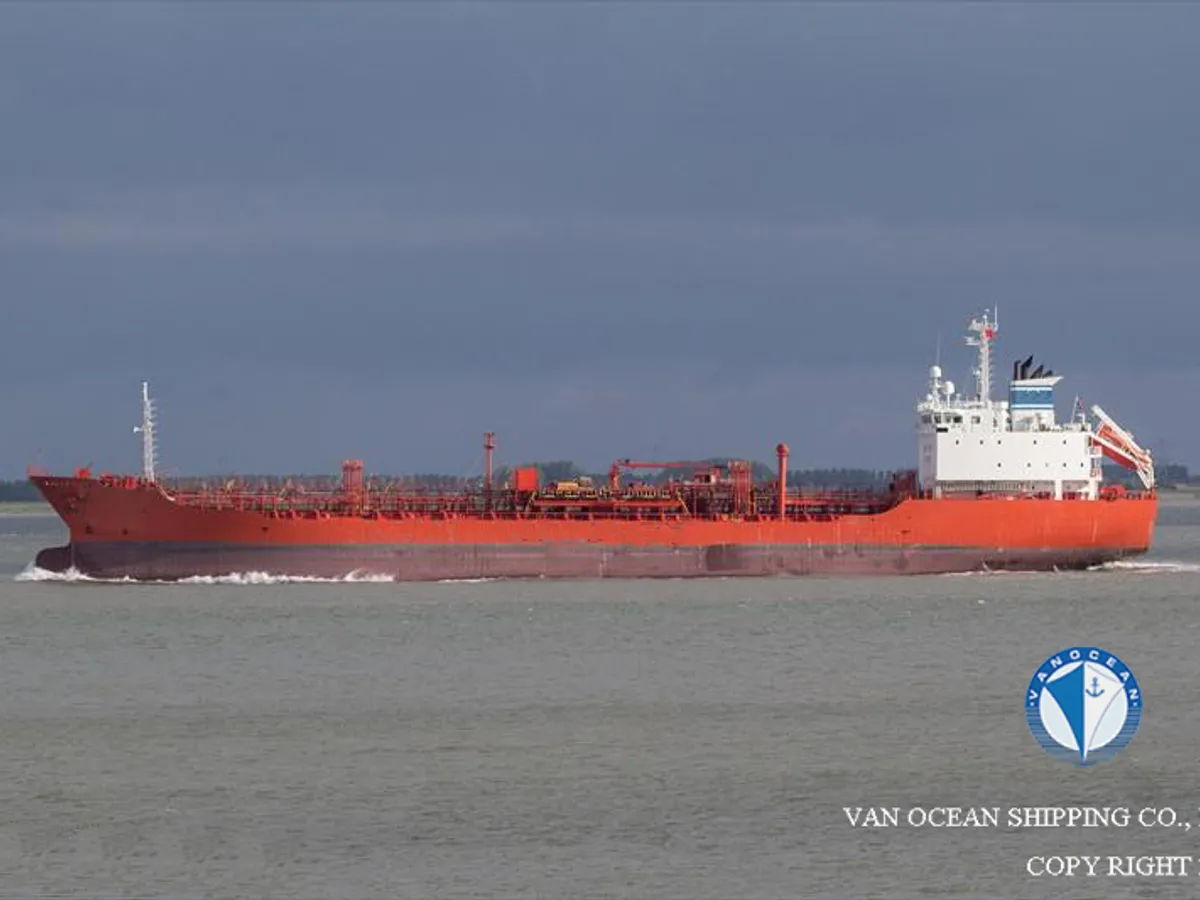 Olie-/chemikaliëntanker te koop