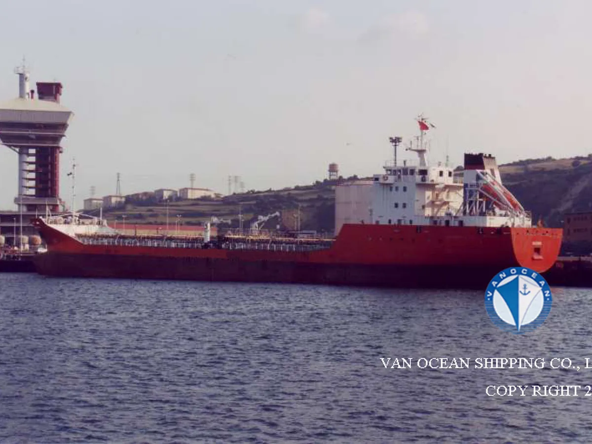 Olie-/chemikaliëntanker te koop