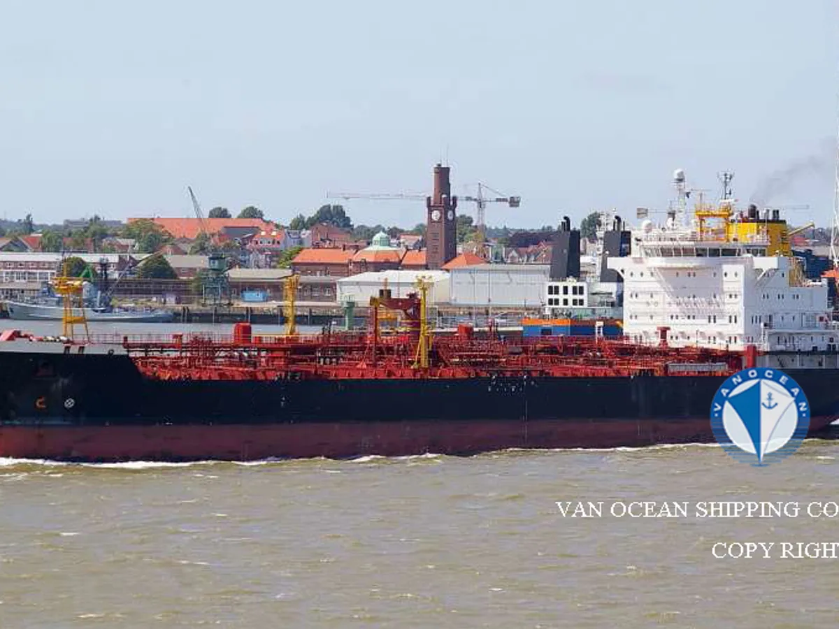 Olie-/chemikaliëntanker te koop