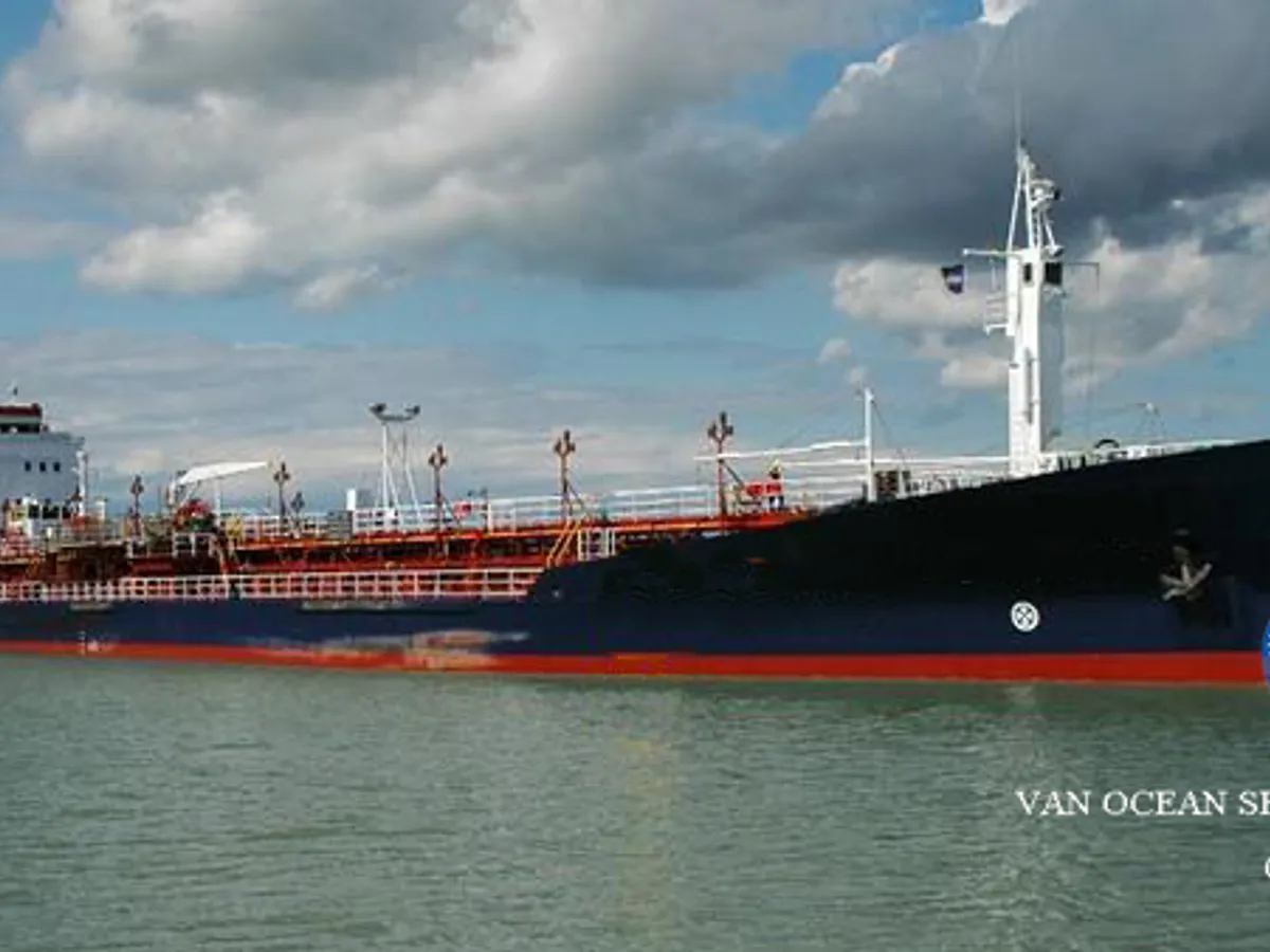 Olie-/chemikaliëntanker te koop