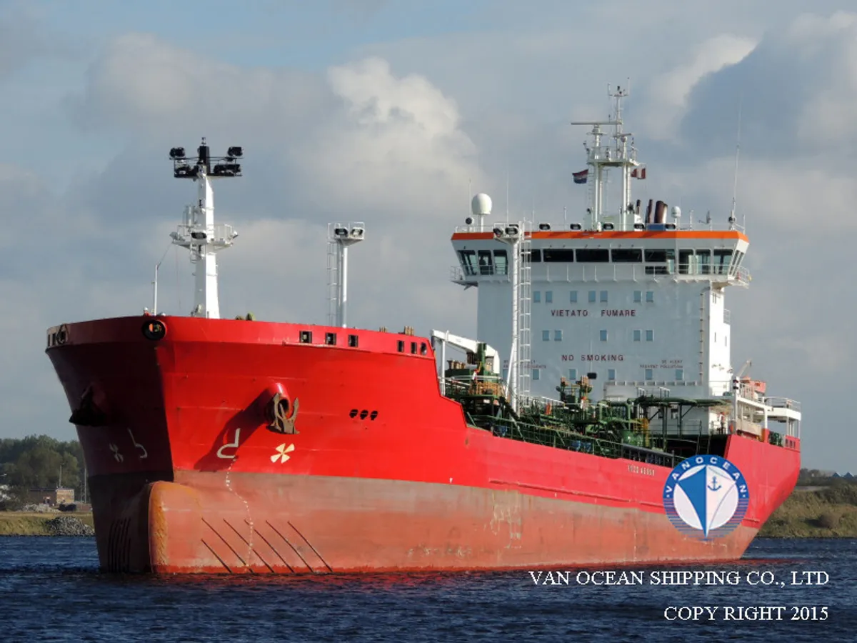 Olie-/chemikaliëntanker te koop