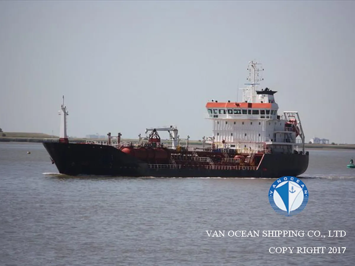 Olie-/chemikaliëntanker te koop