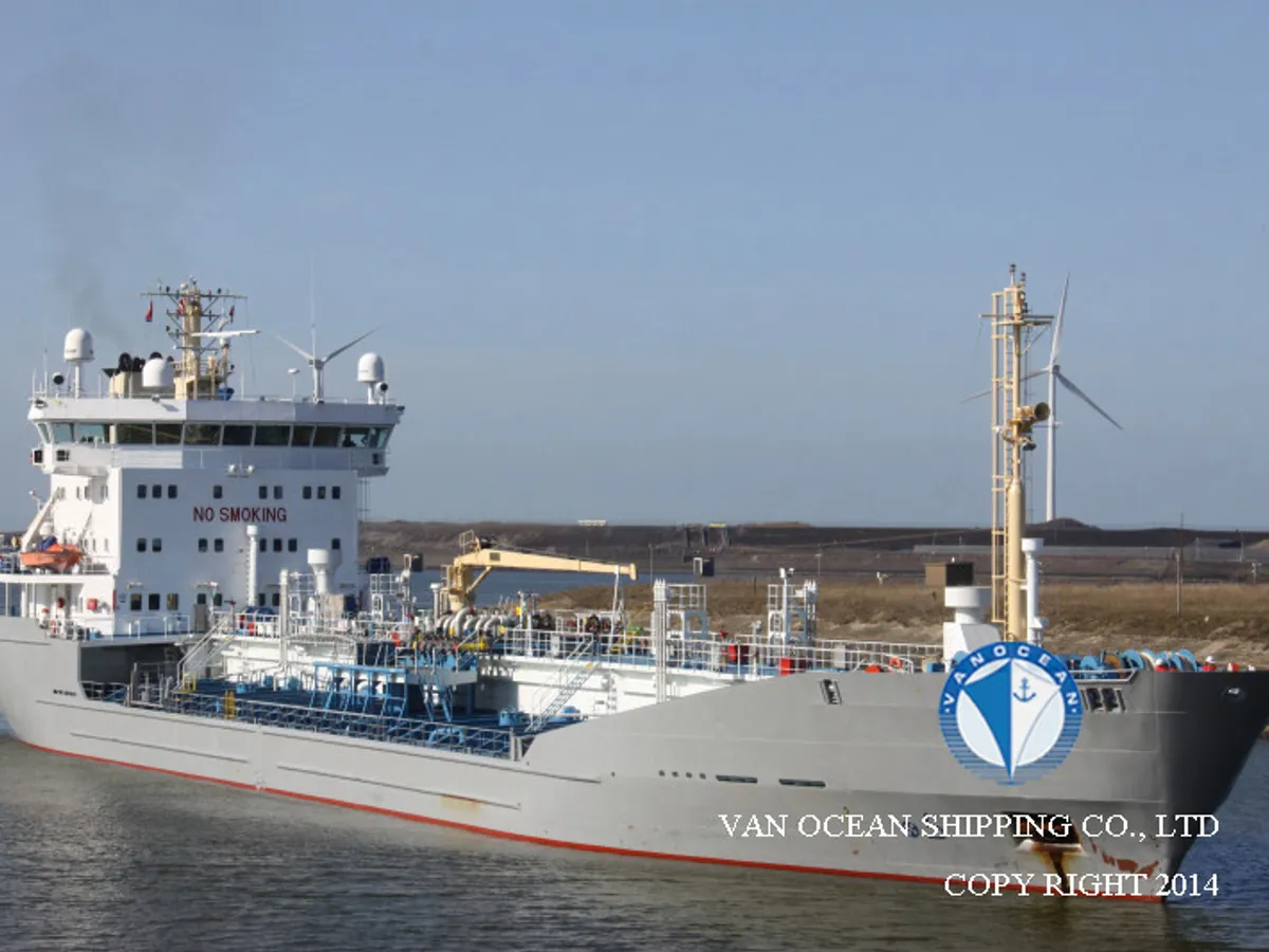 Olie-/chemikaliëntanker te koop