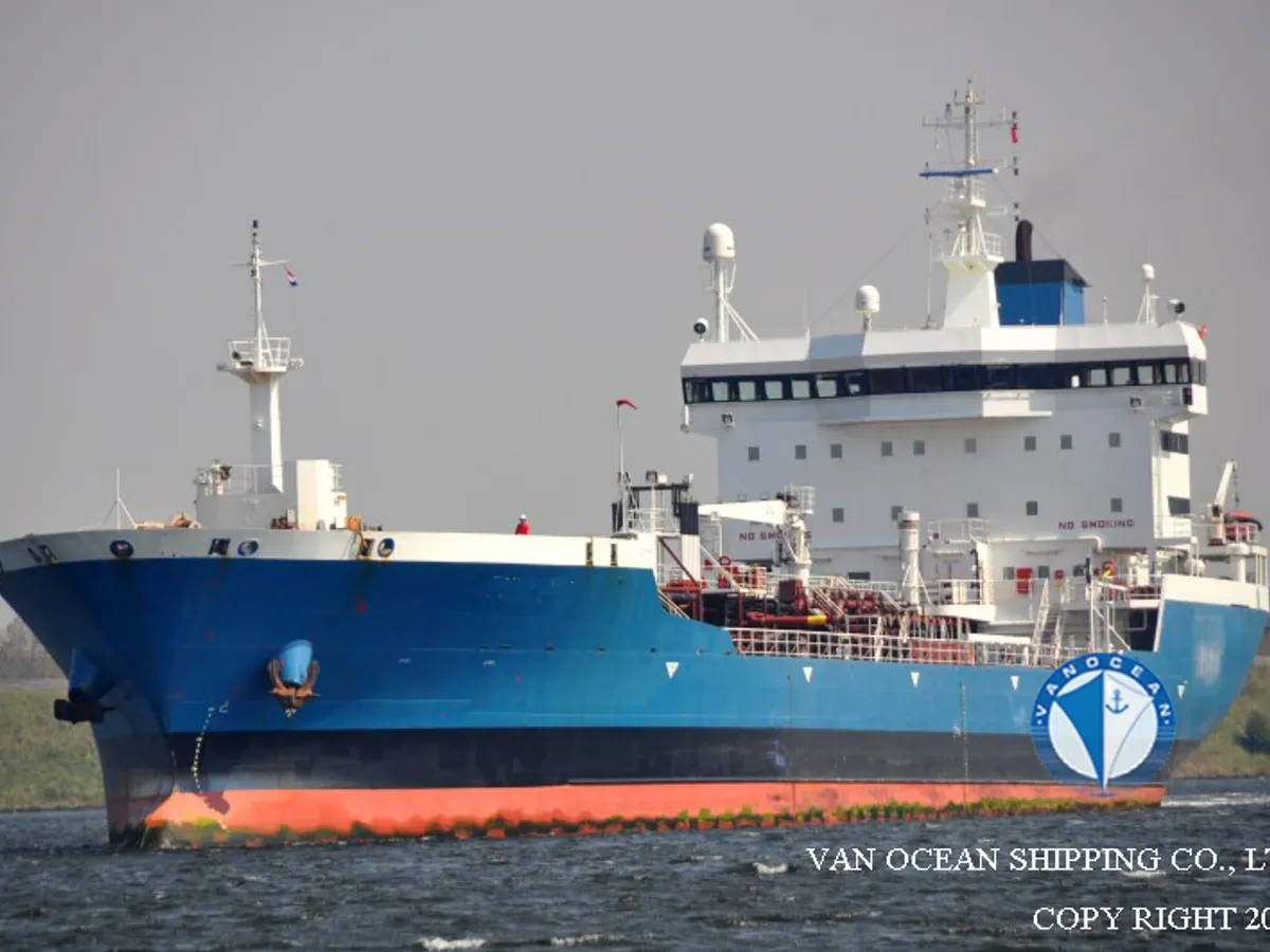 Olie-/chemikaliëntanker te koop