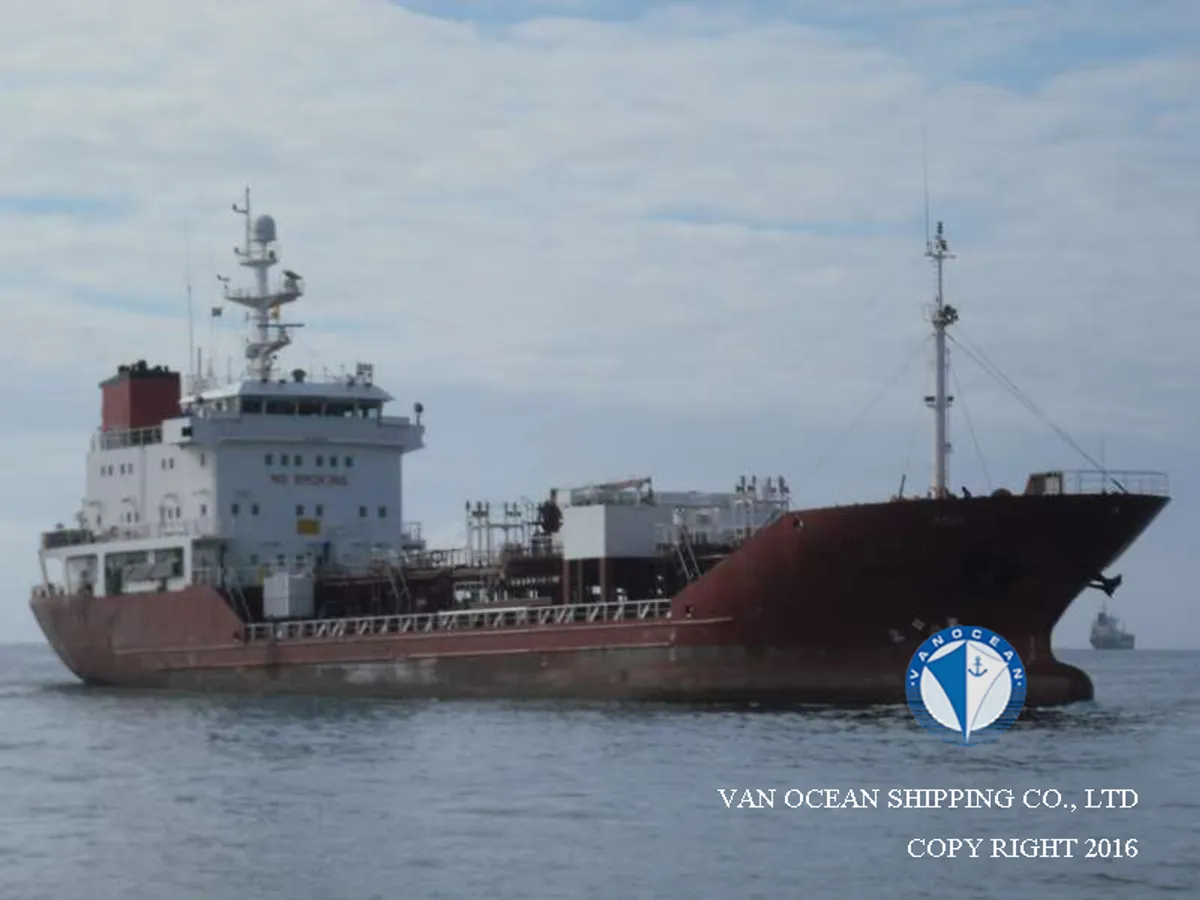 Olie-/chemikaliëntanker te koop