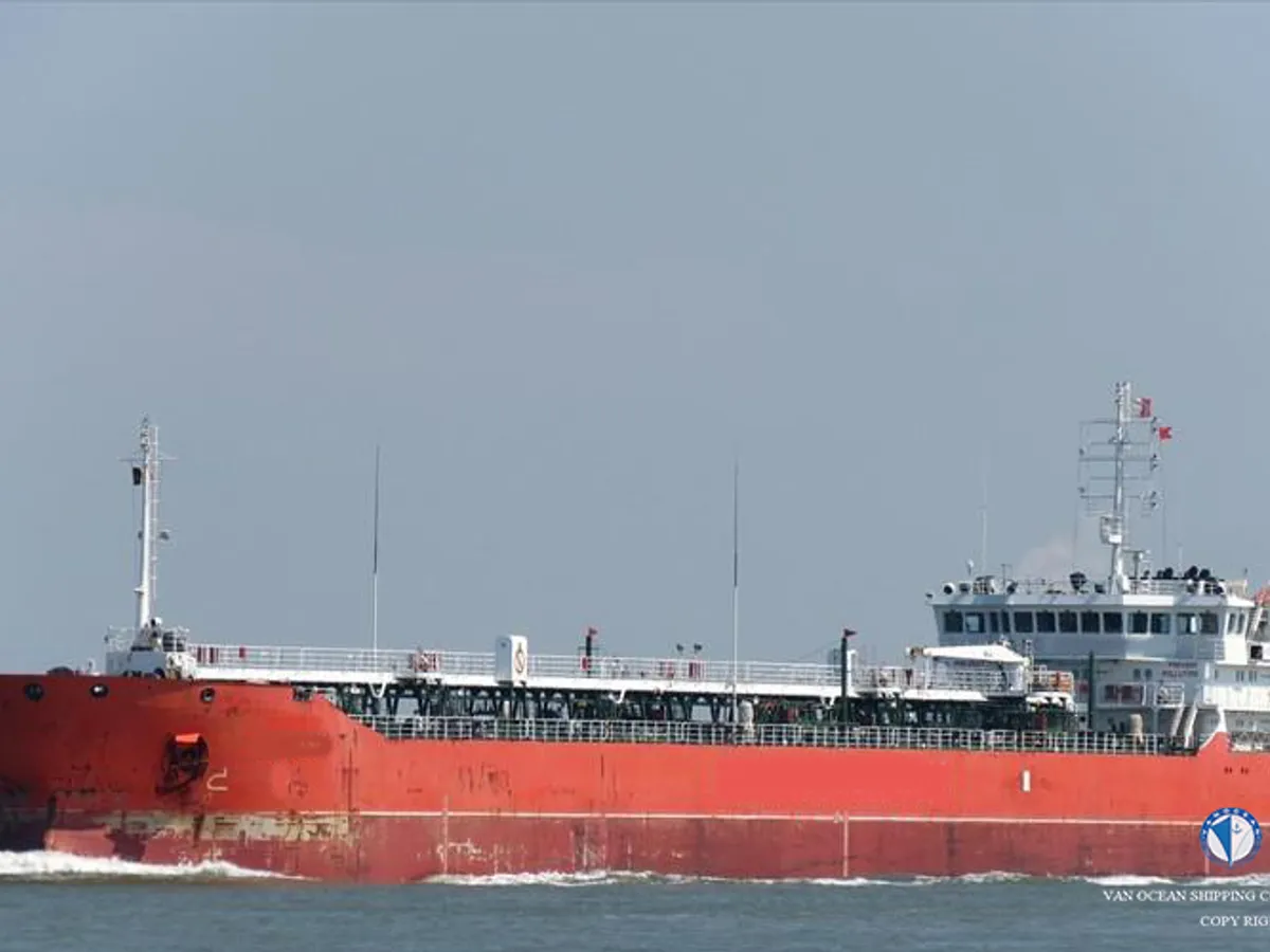 Olie-/chemikaliëntanker te koop