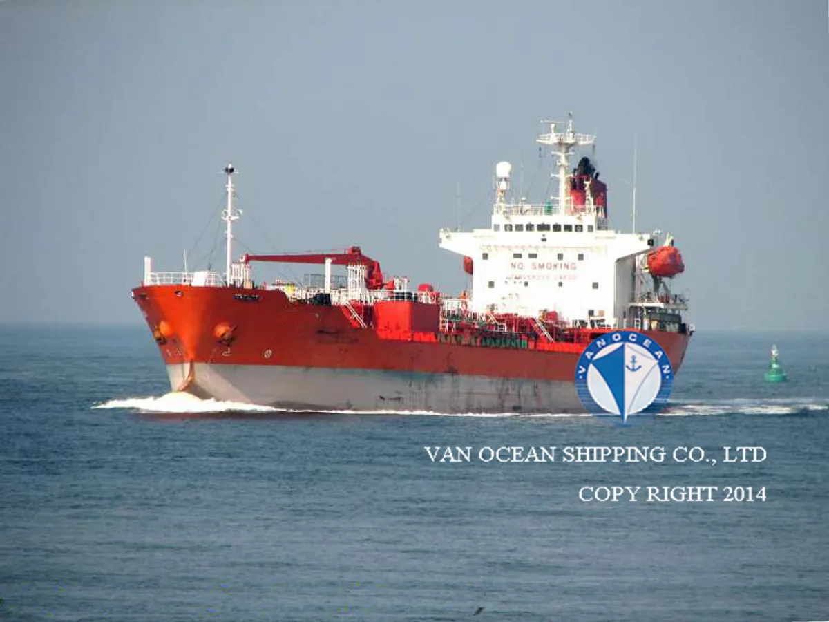 Olie-/chemikaliëntanker te koop