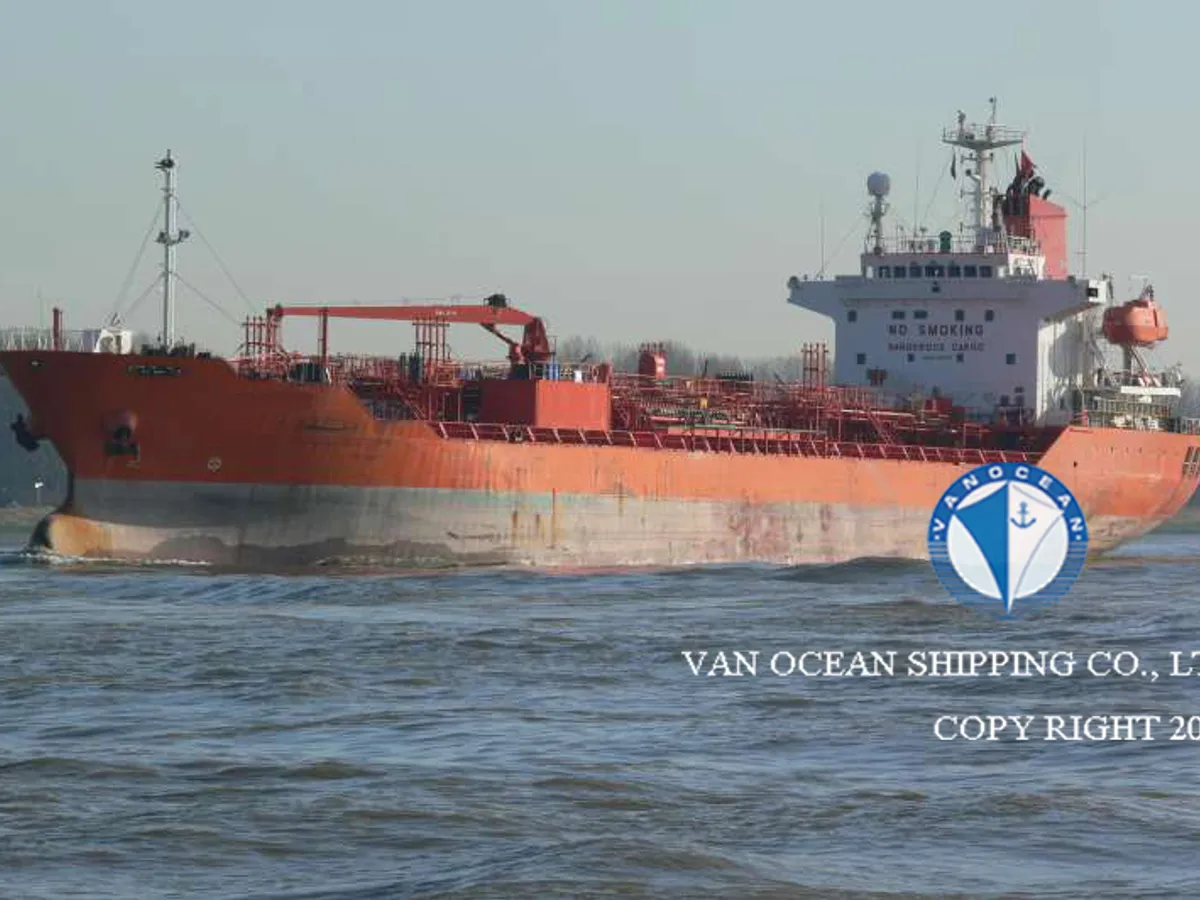 Olie-/chemikaliëntanker te koop